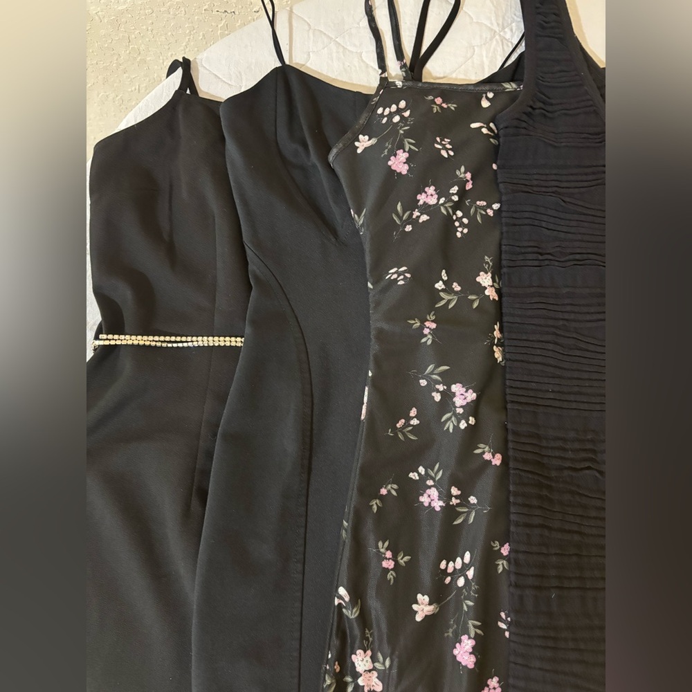 BUNDLE of 4 dresses, size S